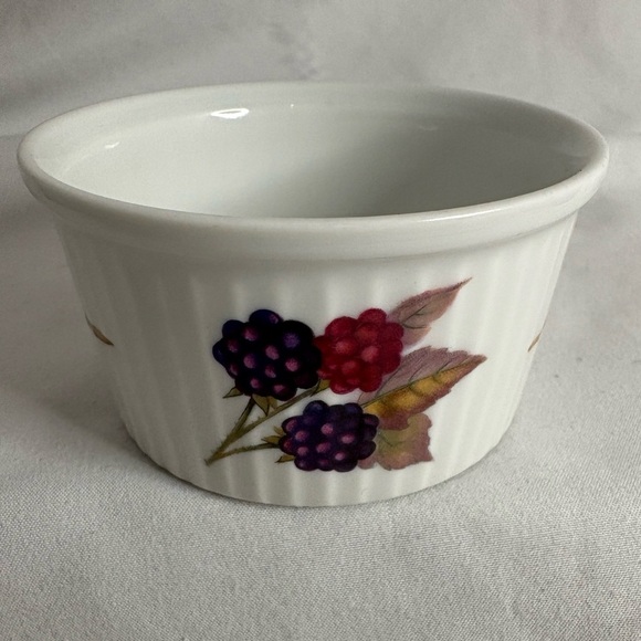 Royal Worcester “ M” ramekin - Picture 3 of 3